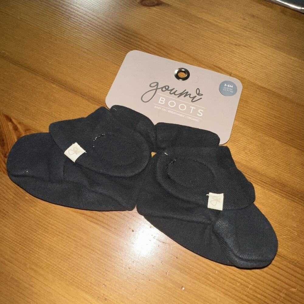 Goumi Kids Soft Stay-On Baby Boots Infant Booties, 3-6M, Black warm Christmas